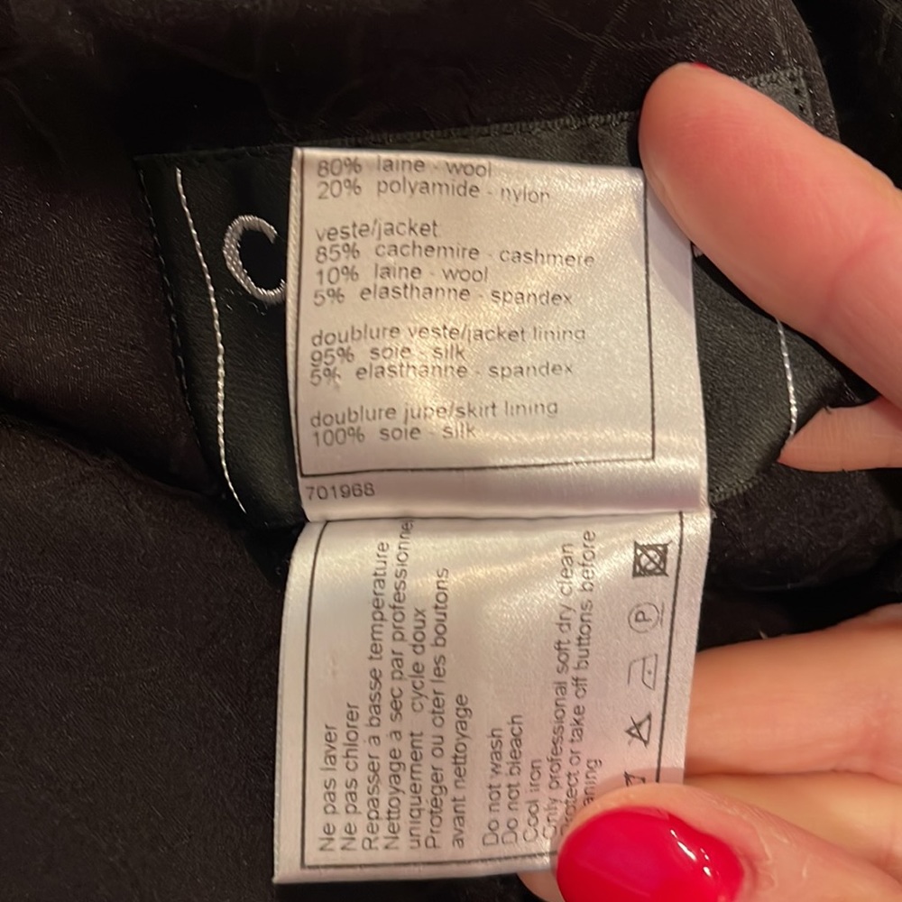 Chanel tweed jacket - Picture 6 of 9